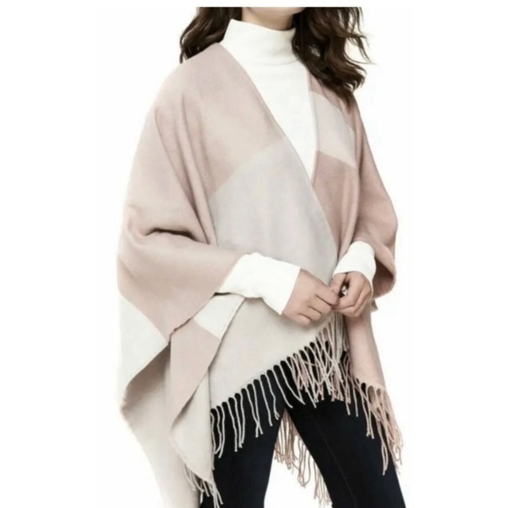 SOIA & KYO Neutral Cardigan Wrap